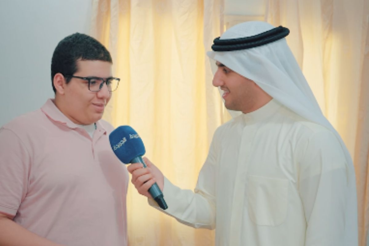 أحمد عبدالله مع الزميل حمود الوسمي