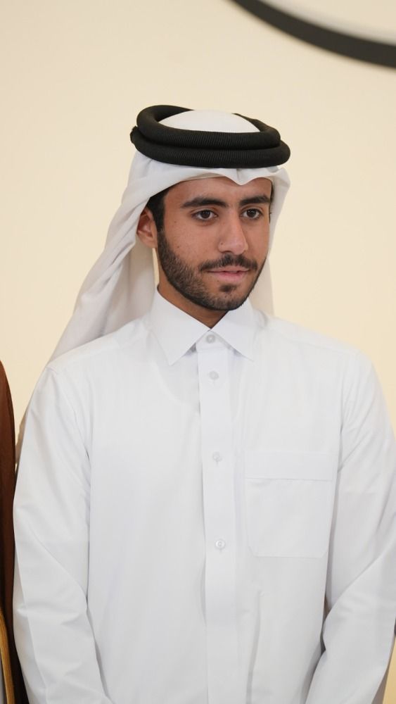 8c085db032.jpg