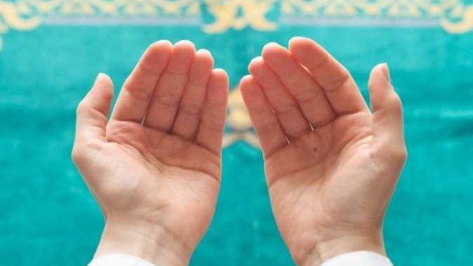 حكم رفع اليدين أثناء الدعاء