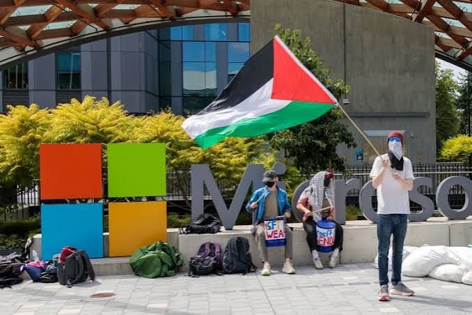 احتج موظفون في مايكروسوفت على تعاونها مع إسرائيل