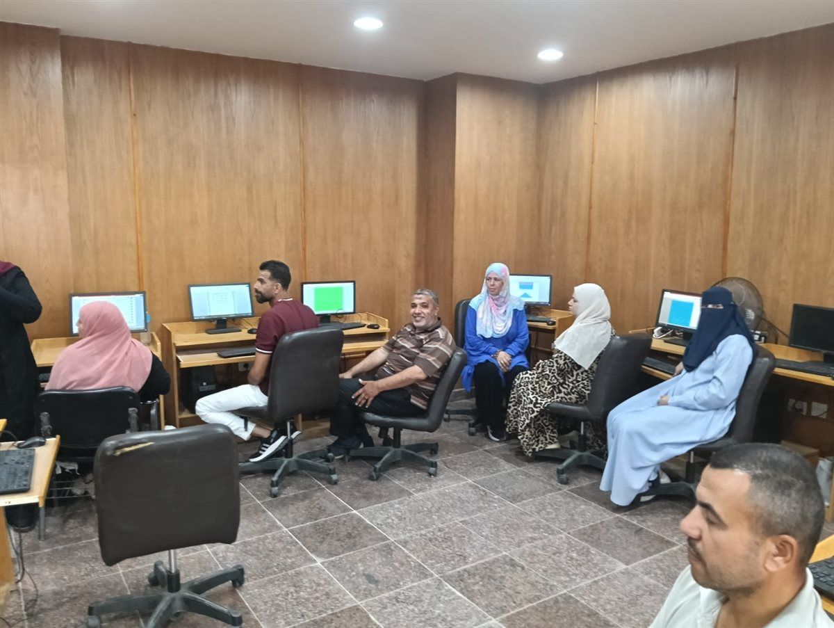 جانب من متابعة فاعليات التدريب، فيتو