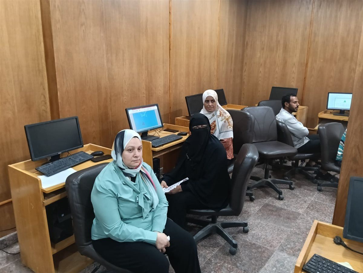 جانب من متابعة فاعليات التدريب، فيتو