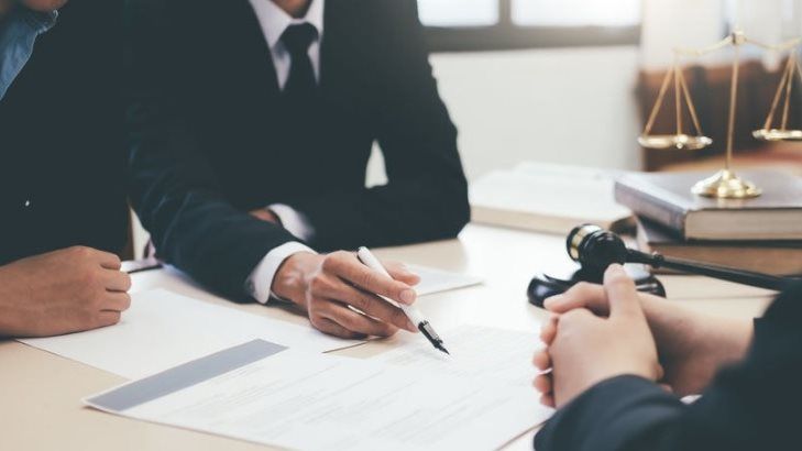 الاستماع لأقوال المتهمين 