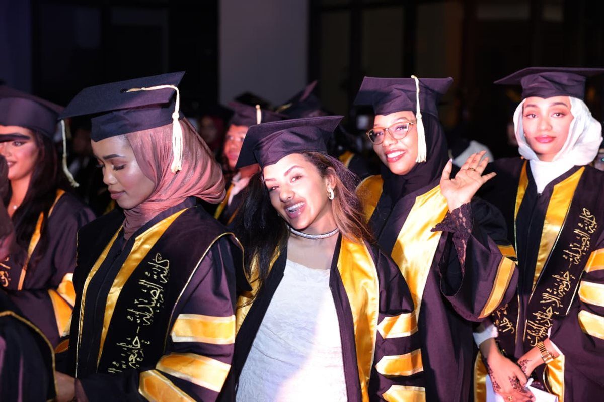 تخريج دفعة جديدة من جامعة الأحفاد السودانية فرع العلمين