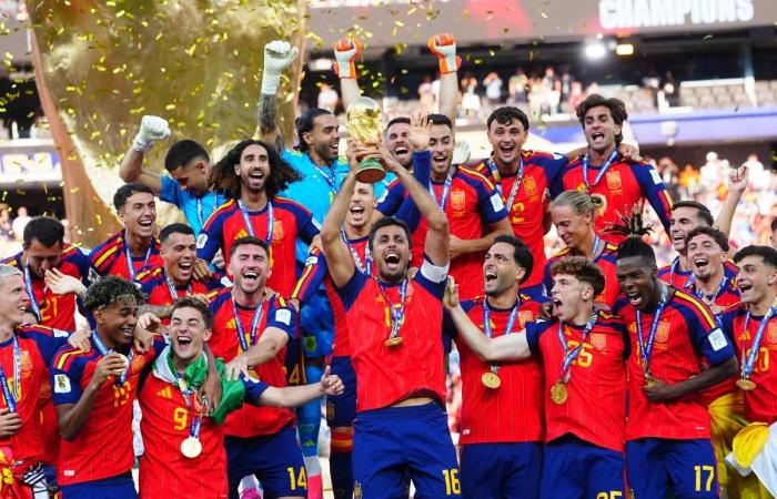 برشلونة يلغي تكريم نجومه الفائزين بكأس العالم 