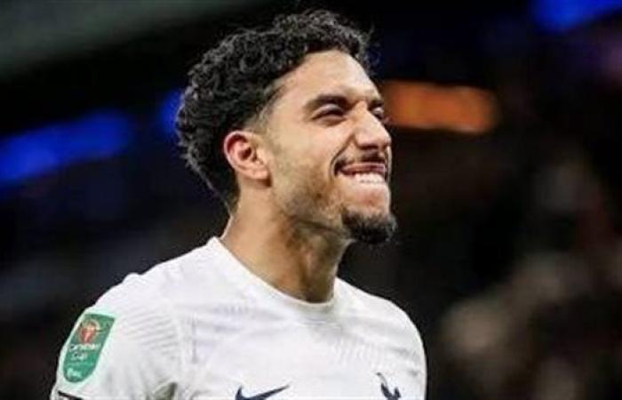 عمر مرموش يوقع عقود انضمامه إلى توتنهام