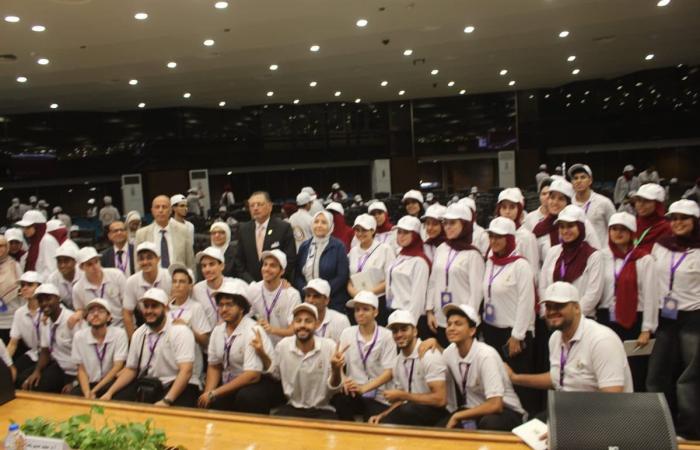 جامعة القاهرة تختتم فعاليات الفوج الرابع من معسكر قادة المستقبل بمحاضرة حول الذكاء الاصطناعي