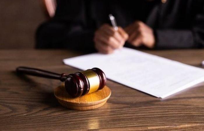 مزحة هاتف تنتهي بجريمة.. طعنة نافذة تنهي حياة سوداني على يد صديقه بمنشأة ناصر