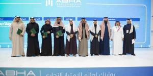 مختصون
      يرسمون
      خارطة
      طريق
      الاستثمار
      الجريء
      في
      معرض
      أبها
      للامتياز
      التجاري