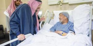 أمير
      القصيم
      يزور
      رجل
      الأعمال
      عبدالله
      الزامل
      ويطمئن
      على
      صحته