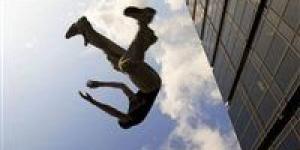 سقوط مأساوي ينهي حياة شاب سوداني من الطابق السابع بفيصل