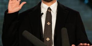 «كواليس تنصيب أول عمدة مسلم».. ممداني يكسر القاعدة ويؤدي اليمين على المصحف لرئاسة نيويورك