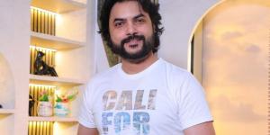 مؤلف مسلسل علي كلاي.. وفاة والد السيناريست محمود حمدان