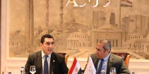 وزير الشباب والرياضة يلتقي رئيس شركة العاصمة لتعزيز التعاون الرياضي