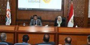 وزير الصناعة يلتقي قيادات وموظفي الهيئة العامة للتنمية الصناعية