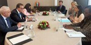 وزير الصحة يلتقي وزيرة الدولة الفرنسية لبحث تعزيز الشراكات في «الصحة الواحدة»