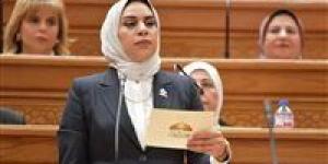 النائبة
      فاطمة
      عادل:
      الأب
      أصبح
      ضيف
      شرف
      في
      حياة
      أبنائه
      بسبب
      قانون
      الاحوال
      الشخصية