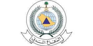 الدفاع المدني بالقصيم ينقذ شخصين احتجزا داخل مركبة في سيل ويطبق الأنظمة على المخالفة