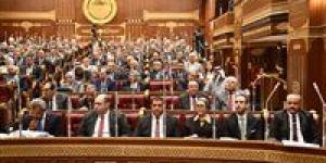 «المعاشات
      حق
      أصيل
      وليست
      منحة»..
      نواب
      الشيوخ
      يطالبون
      برفع
      الحد
      الأدنى
      للمعاشات
      أسوة
      بالأجور