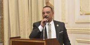 في
      عيد
      العمال..
      النائب
      أحمد
      حافظ
      يقترح
      مبادرة
      «عامل
      ماهر..
      اقتصاد
      أقوى»
      لتأهيل
      العمالة
      لمواكبة
      سوق
      العمل