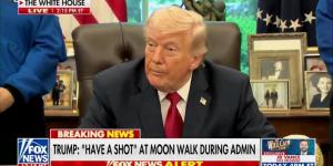 «أشياء
      لن
      تصدقوها»..
      ترامب
      يتعهد
      برفع
      السرية
      حول
      الأجسام
      الطائرة
      المجهولة