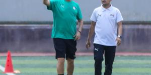 أوسكار
      رويز
      يجتمع
      بحكام
      مباريات
      الأهلي
      والزمالك
      وبيراميدز
      ويراجع
      أخطائهم