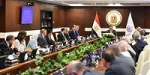 وزير
      الصحة
      يترأس
      اجتماعاً
      رفيعاً
      مع
      الرابطة
      الدولية
      لمكافحة
      الصرع
      لوضع
      استراتيجية
      وطنية
      شاملة