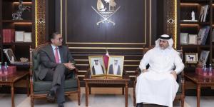 محافظ مصرف قطر المركزي يجتمع مع الرئيس المشارك لإدارة الثروات العالمية في بنك "يو بي اس"