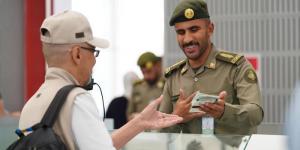 60 يوما سجنا تلغي الإقامة المميزة