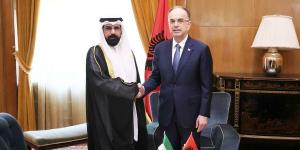السفير العجمي يقدم أوراق اعتماده سفيرا فوق العادة ومفوضاً للكويت لدى ألبانيا