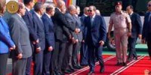 عاجل..
      الرئيس
      السيسي
      يصل
      مقر
      افتتاح
      مشروع
      الدلتا
      الجديدة
      التنموي
