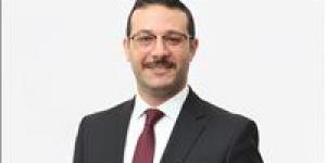 طاهر
      أبو
      زيد
      يكتب:
      الكادر
      الذي
      نحتاجه..
      سياسي
      أم
      مهني؟