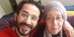 عدم
      إقامة
      عزاء..
      أحمد
      حلمي
      يعلن
      الاكتفاء
      بتلقي
      والدته
      بالمقابر