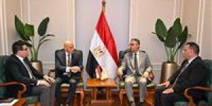 وزير
      التموين
      يؤكد
      تشديد
      الرقابة
      على
      المخابز
      البلدية
      لضمان
      وصول
      الدعم
      لمستحقيه