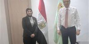 النائبة
مريم
العزب
تقترب
من
إنهاء
أزمة
الرشاح
بالقلج
بعد
موافقة
وزير
الزراعة
على
إنشاء
محطة
الصرف