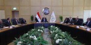 وزير
النقل
يترأس
تأسيس
“تراست
القناة
لخدمات
السفن”
لتعزيز
الربط
مع
شرق
أفريقيا