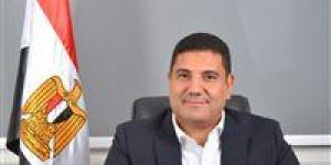 أحمد
عبد
المجيد:
توجيهات
الرئيس
السيسي
بشأن
المشروعات
القومية
تعكس
رؤية
دولة
قوية
تبني
وتنمي
من
أجل
المواطن