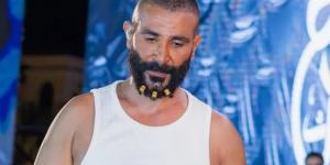 أحمد
سعد
يبرر
إطلالاته
المثيرة
للجدل:
"لما
كنت
طبيعي
مكنش
ليا
وجود"