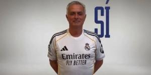 بنفيكا
يكشف
موقف
مورينيو
من
تدريب
ريال
مدريد..
وشرط
جزائي
ضخم
يحسم
الصفقة