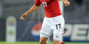 زكي
عبد
الفتاح:
برادلي
منح
أحمد
حسن
مباريات
إضافية
لتحطيم
رقم
عميد
لاعبي
العالم