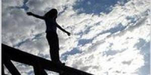 بعد
قصة
حب
فاشلة..
فتاة
تُنهي
حياتها
من
أعلى
عقار
بالسلام