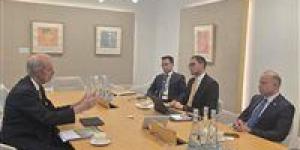 وزير
الاستثمار
يبحث
مع
رئيس
ASC
Water
and
Energy
توطين
حلول
الطاقة
والمياه
وجذب
استثمارات
الشركة
لمصر