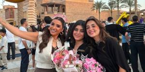 روجينا
تحتفل
بتخرج
ابنتها
مريم..
صور