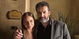 من
أمام
منزل
يحيى
راشد..
الصورة
الأولى
لـ
كريم
عبد
العزيز
ونيللي
كريم
من
كواليس
فيلم
الفيل
الازرق
3