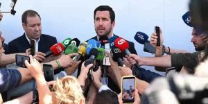 إنريكي
ريكيلمي
يهنئ
فلورنتينو
بيريز
بعد
خسارة
انتخابات
رئاسة
ريال
مدريد