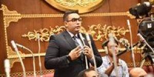 أحمد
خالد
ممدوح
يشيد
بواقعية
الخطة
الاقتصادية
ويطالب
بإدراج
الإعلام
كشريك
استراتيجي
في
التنمية
