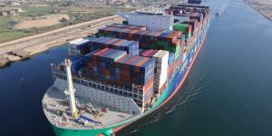 قناة
السويس
تشهد
عبور
سفينة
الحاويات
العملاقة
CMA
CGM
VENDOME
لأول
مرة