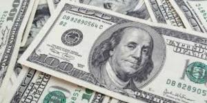 الدولار يتذبذب مع ترقب المستثمرين لتوقعات الفائدة وتوترات الشرق الأوسط