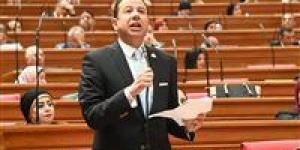 نائب
بورسعيد
حسن
عمار
يتوعد
بالتحرك
ضد
أحمد
شوبير:
لن
أسمح
بالإساءة
لجماهير
بورسعيد
والمصري