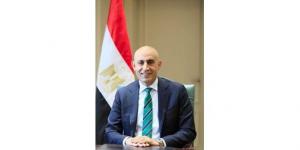 وزير
التعليم
يعتمد
حافز
إثابة
2000
جنيه
لرؤساء
لجان
الثانوية
و1000
للملاحظين